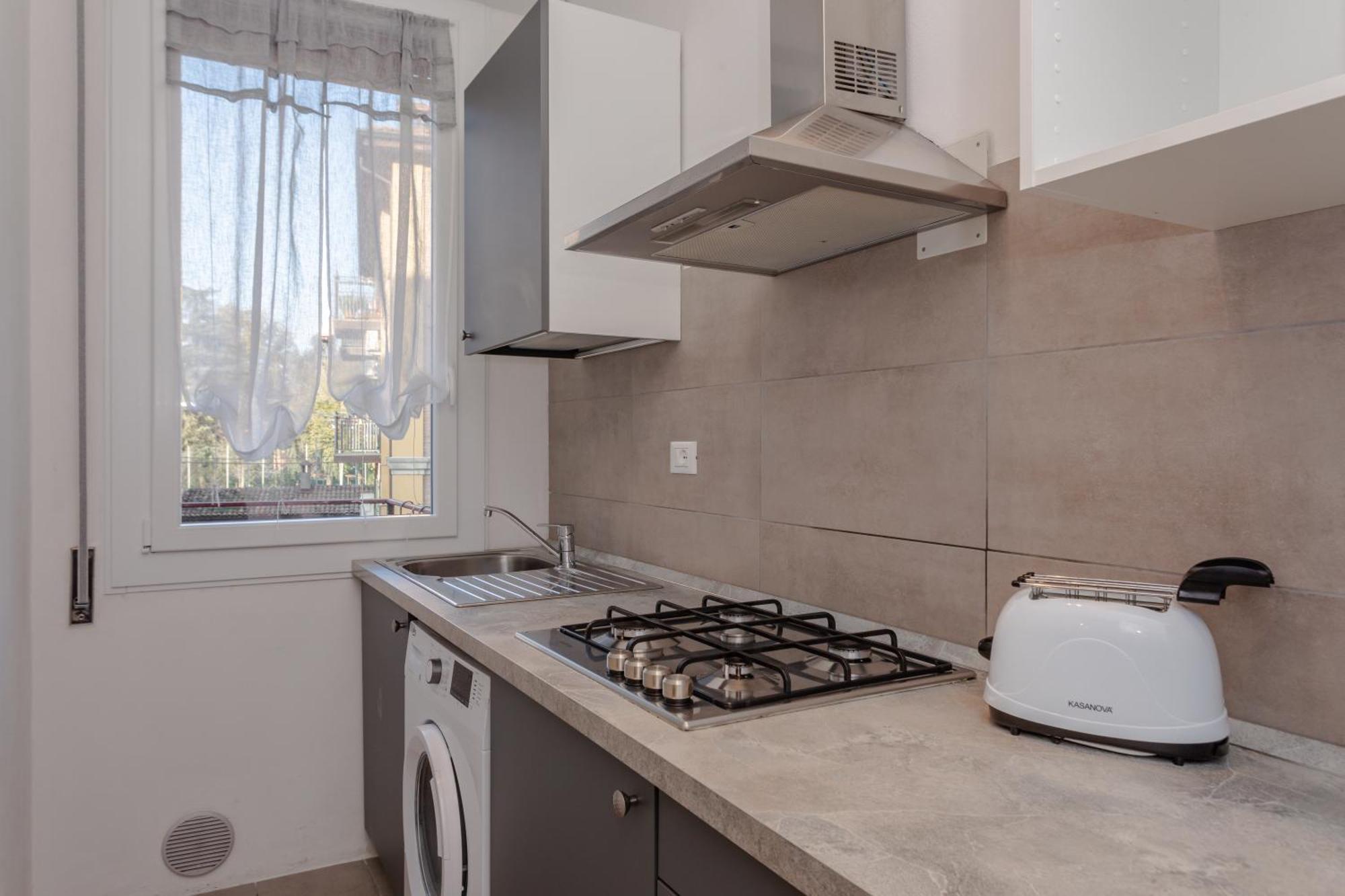 Family 3 Apartment Болоня Екстериор снимка