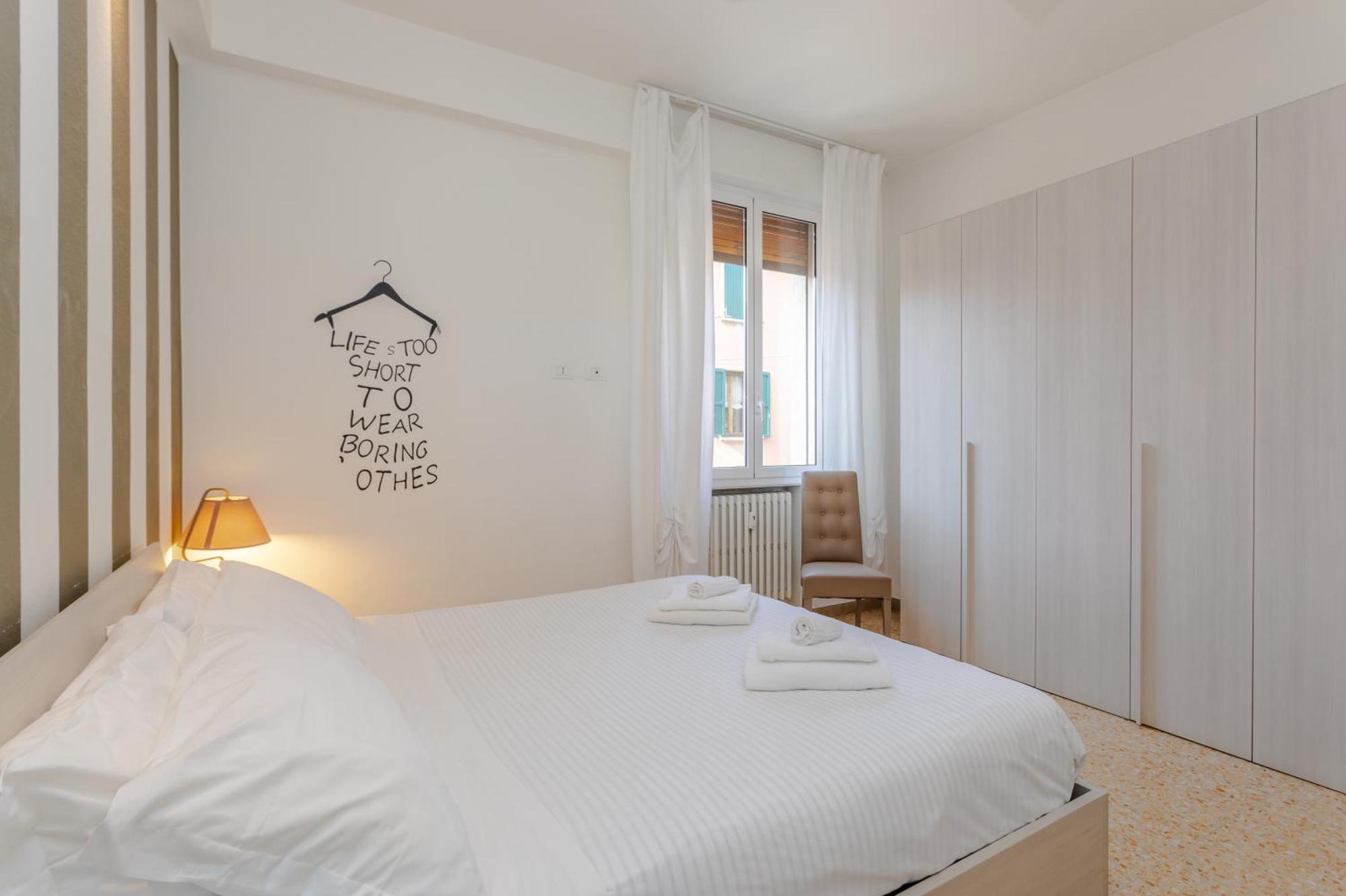 Family 3 Apartment Болоня Екстериор снимка